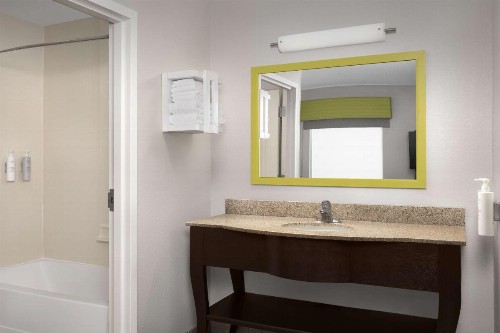 Hampton Inn & Suites Durham North I-85 - image 25