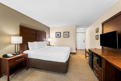 Comfort Inn & Suites Durham near Duke University - image 10