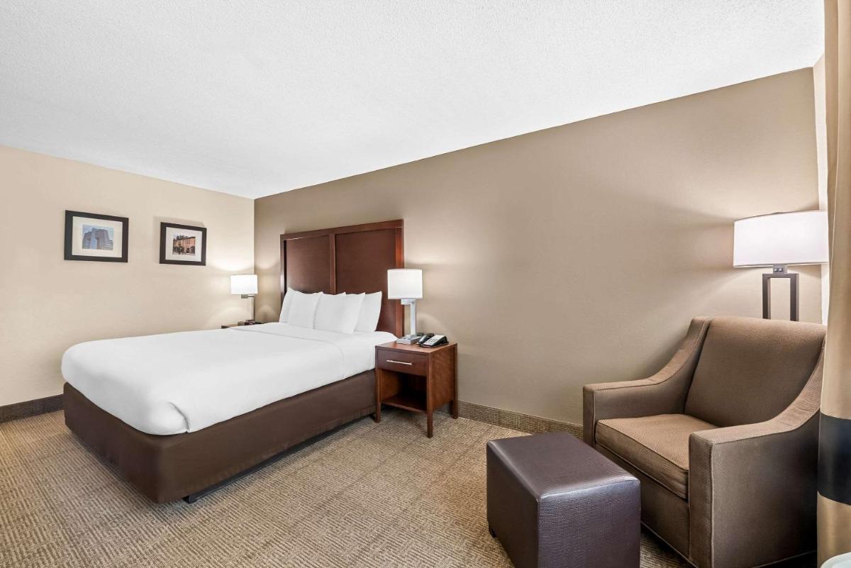 Comfort Inn & Suites Durham near Duke University - image 2