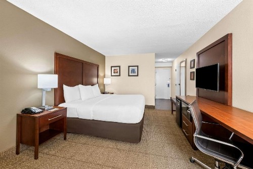 Comfort Inn & Suites Durham near Duke University - image 29