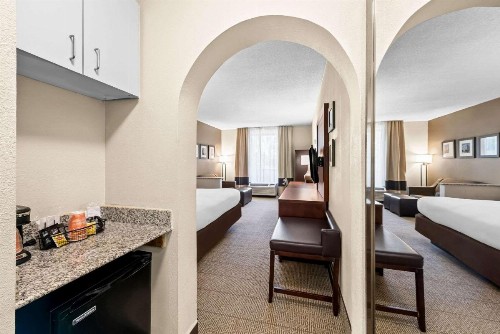 Comfort Inn & Suites Durham near Duke University - image 32