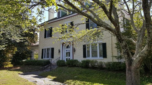 Morehead Manor Bed and Breakfast