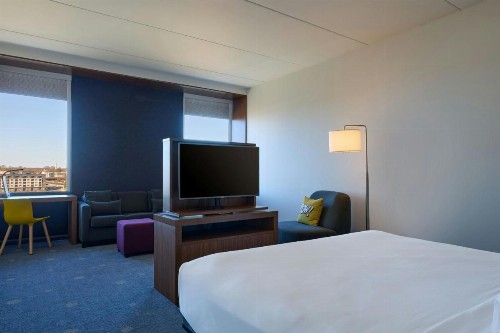 Aloft Durham Downtown - image 12