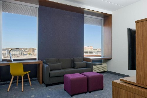 Aloft Durham Downtown - image 14