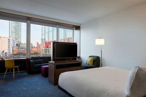Aloft Durham Downtown - image 15