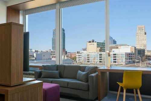Aloft Durham Downtown - image 39