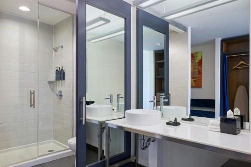 Aloft Durham Downtown - image 42