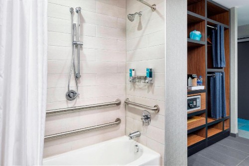 Aloft Durham Downtown - image 7