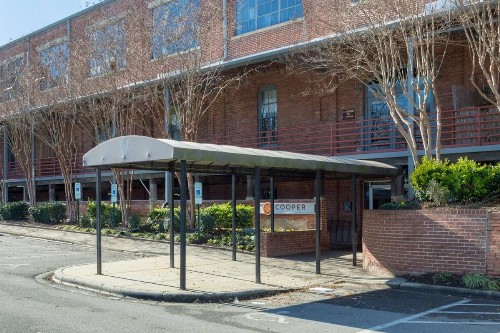 Trifecta 2BR Free Parking Modern Superhost - image 11