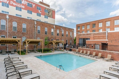 Trifecta 2BR Modern & Spacious Superhost - image 10