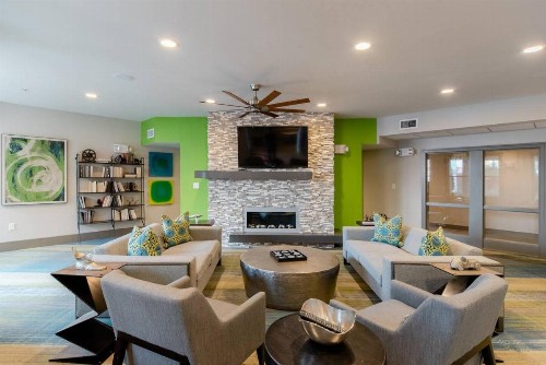 Trifecta 2BR Modern & Spacious Superhost - image 8