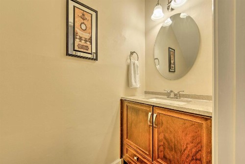 Durham Townhome with Deck - 15 Min to Downtown DPAC! - image 9