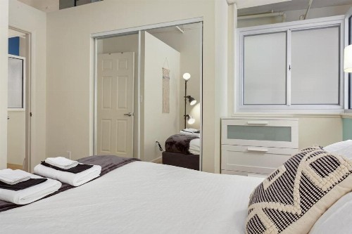 2BR Hip Downtown Apt + Apple TV + Wifi + Gym - image 11