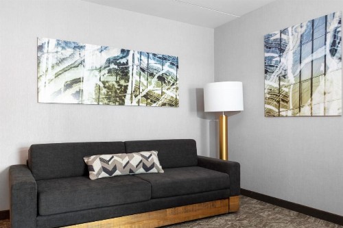 SpringHill Suites By Marriott Durham City View - image 11