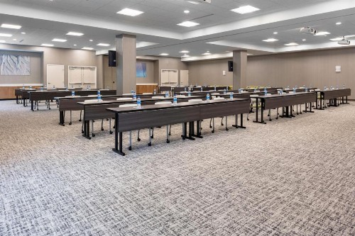 SpringHill Suites By Marriott Durham City View - image 26