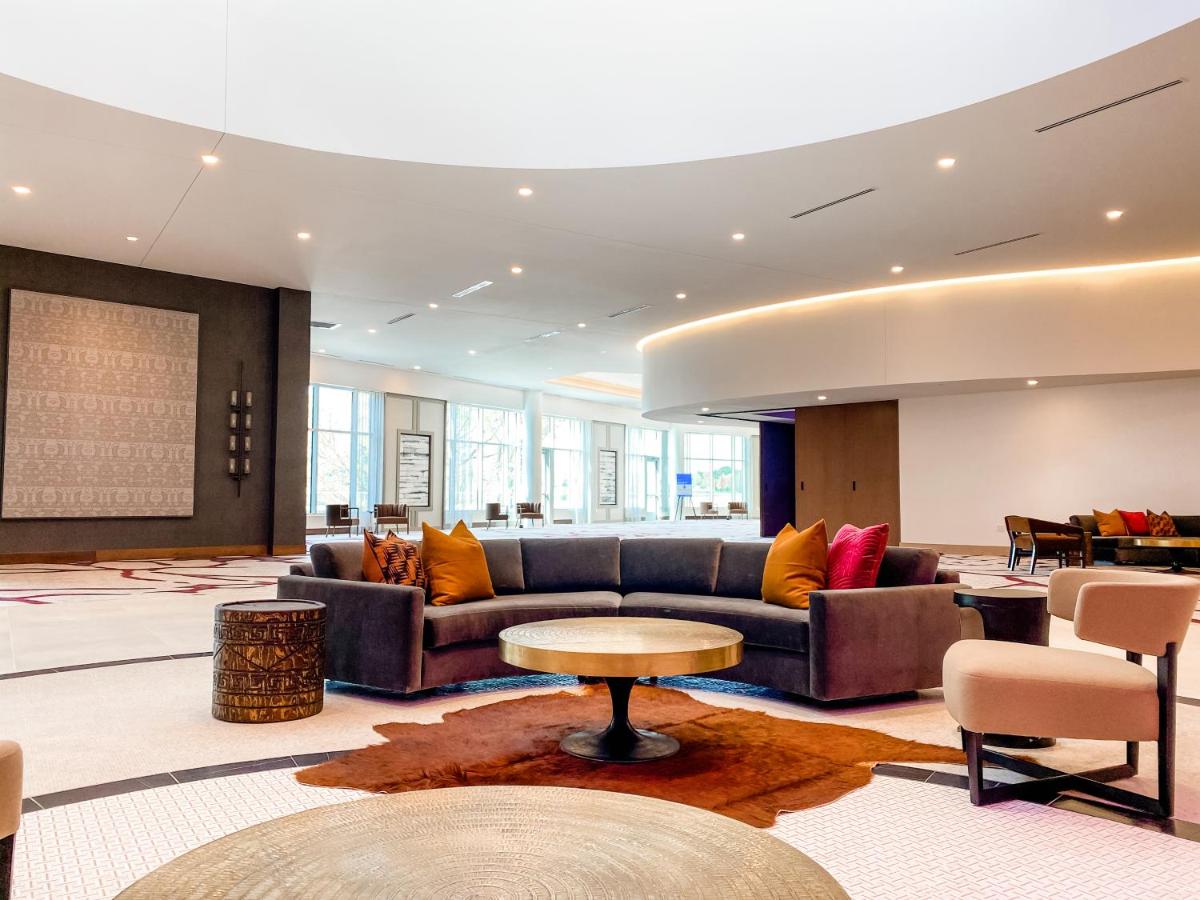 Omni Viking Lakes Hotel - image 3