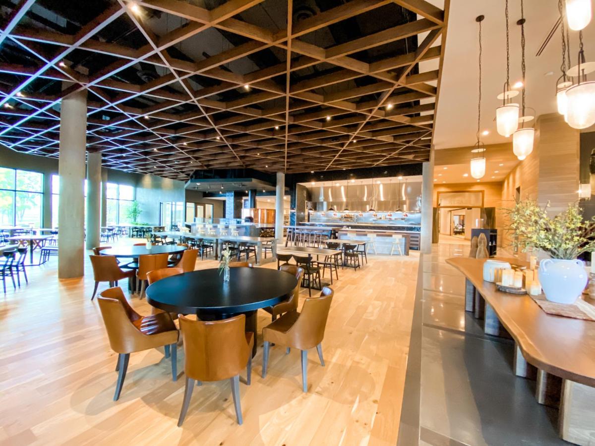 Omni Viking Lakes Hotel - image 5