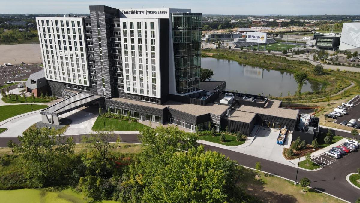 Omni Viking Lakes Hotel - image 6