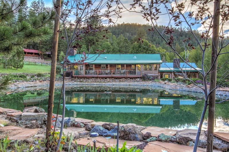 The Lodge at Snover Lodge and Stables in Greer! - image 5