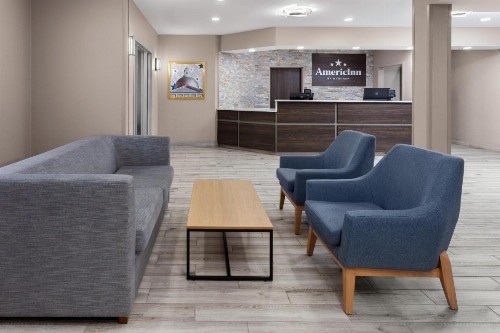 Super 8 by Wyndham Eagle River - image 33