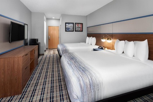 Super 8 by Wyndham Eagle River - image 49