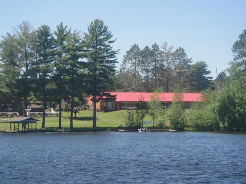 Hiawatha Lodge Inn - image 13