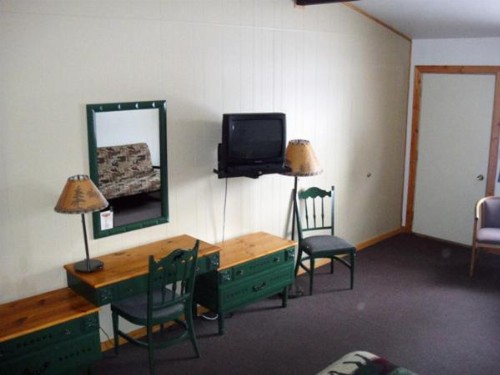 Hiawatha Lodge Inn - image 14