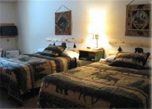 Hiawatha Lodge Inn - image 27
