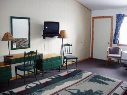 Hiawatha Lodge Inn - image 30