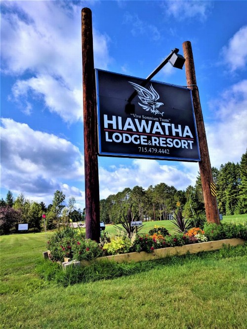 Hiawatha Lodge Inn - image 38