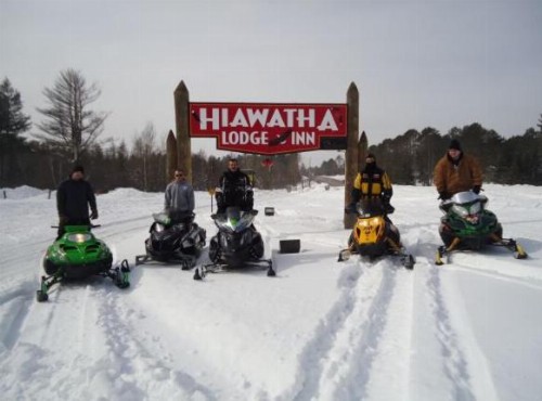 Hiawatha Lodge Inn - image 43