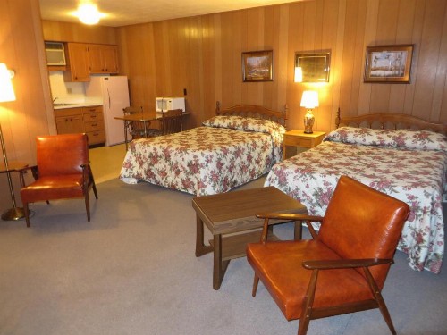 Travelers Inn Motel - image 13