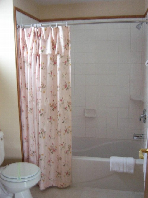 Travelers Inn Motel - image 15
