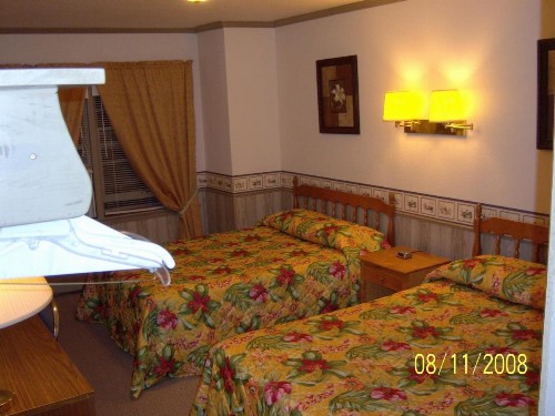 Travelers Inn Motel - image 17