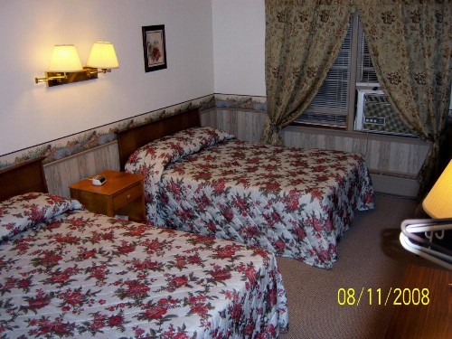 Travelers Inn Motel - image 18