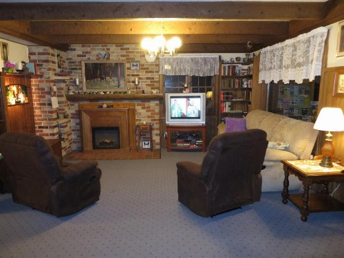 Travelers Inn Motel - image 2