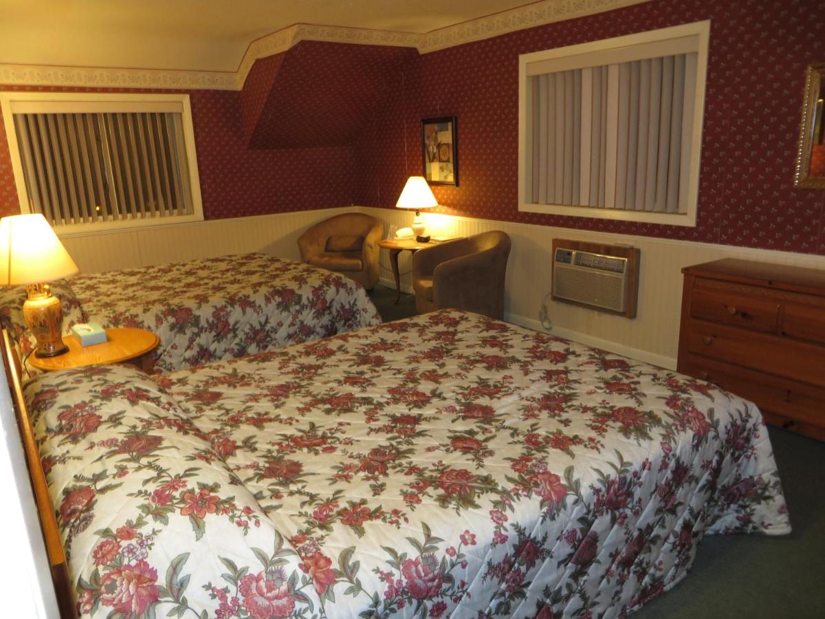 Travelers Inn Motel - image 5