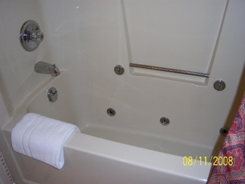 Travelers Inn Motel - image 7