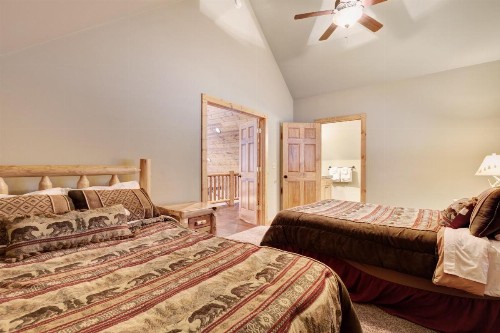Cranberry Lake Chalet - image 6