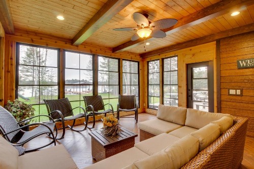 Whispering Pines Lodge: 11 Bedroom - image 10