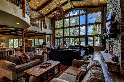 Whispering Pines Lodge: 9 Bedroom - image 12
