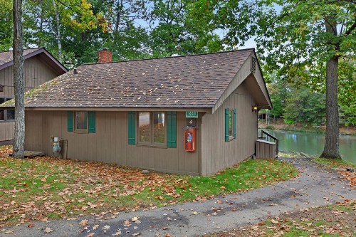 Chanticleer Inn: Villa 4 - image 12