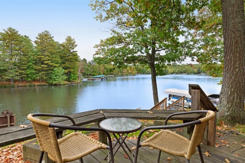 Chanticleer Inn: Villa 4 - image 8