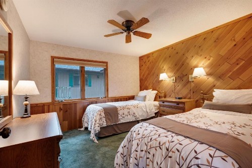 Chanticleer Inn: Villa 7 - image 7
