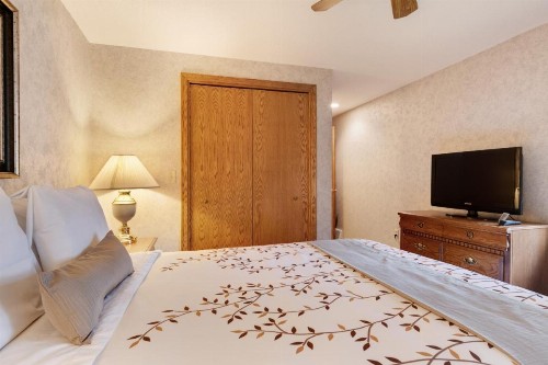 Chanticleer Inn: Villa 7 - image 9