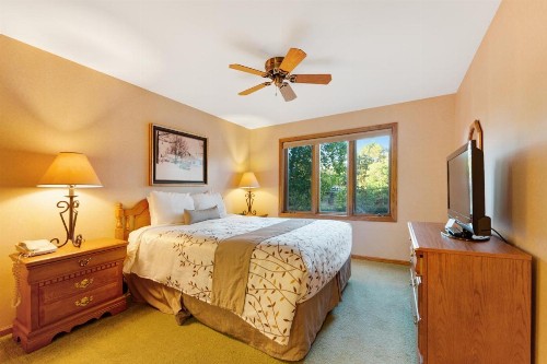 Chanticleer Inn: Villa 2 - image 10