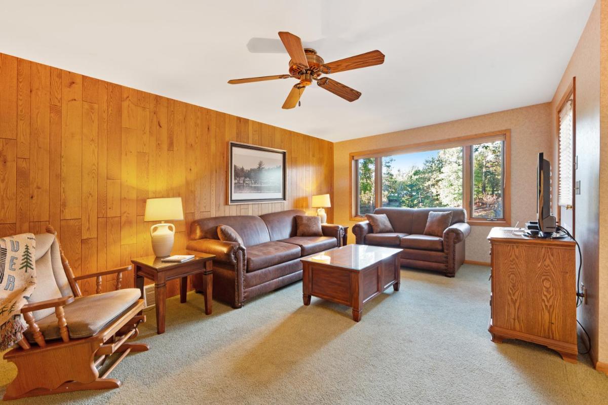 Chanticleer Inn: Villa 2 - image 7