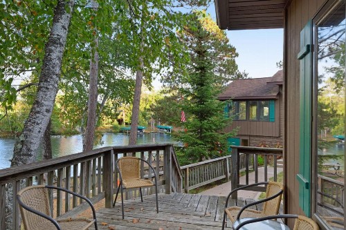 Chanticleer Inn: Villa 2 - image 8