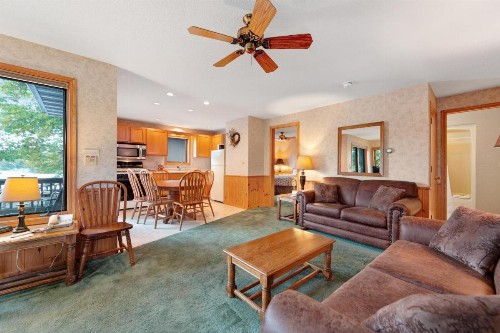 Chanticleer Inn: Villa 3 - image 10