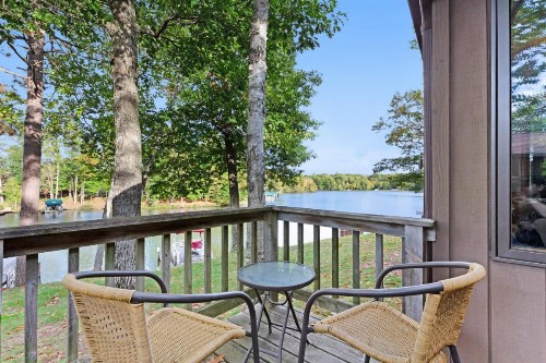 Chanticleer Inn: Villa 3 - image 11